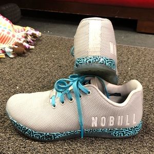 No bull women’s trainers 8.5
